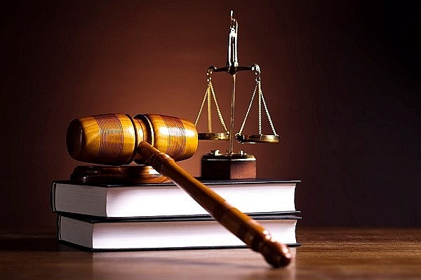 Sử dụng hóa đơn bất hợp pháp và sửa dụng bất hợp pháp hóa đơn
